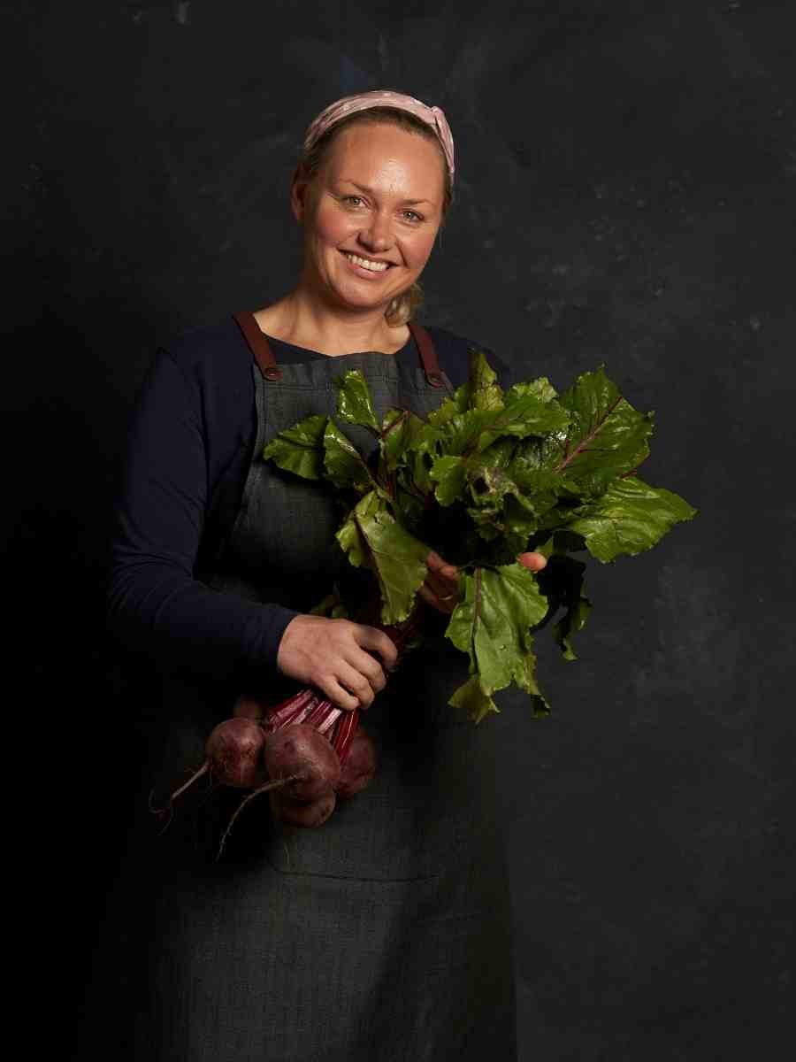 Hi, I'm Helen! - FoodSt