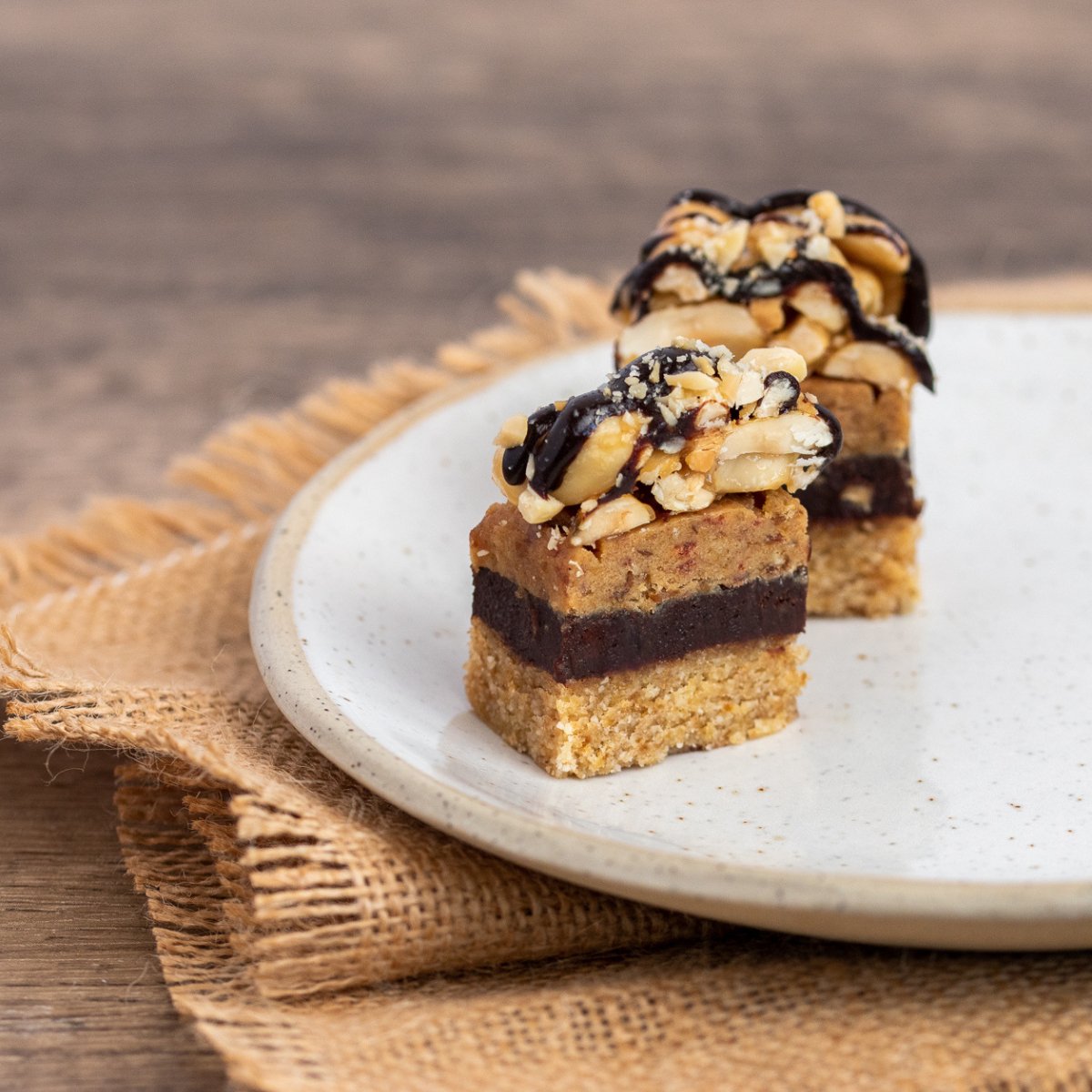 Amee&#39;s Snickers Gourmet Raw Treats - FoodSt