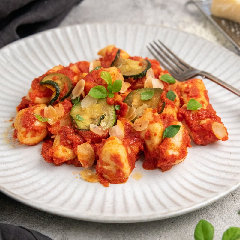 Davide's Gnocchi with Cherry Tomatoes, Zucchini and Almonds (Vg) - FoodSt