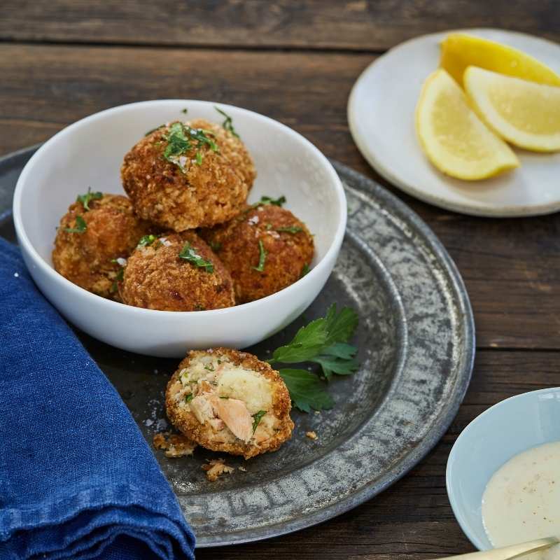 Image of Helen&#39;s Salmon Fishcakes (x4) - FoodSt